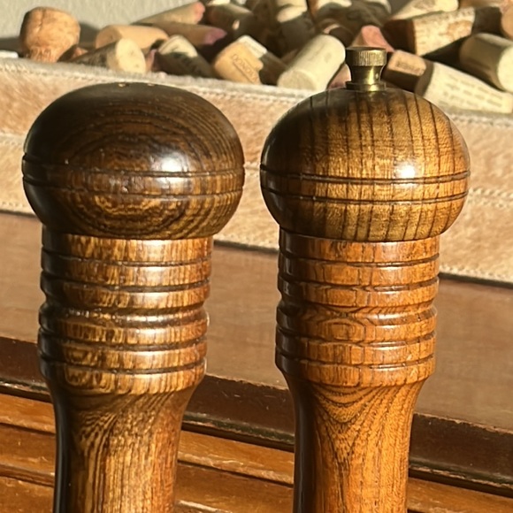 Pair of wood salt shaker and pepper mill, marked Japan - Picture 2 of 9